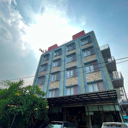 Crew Express Hotel Lubukpakam المظهر الخارجي الصورة