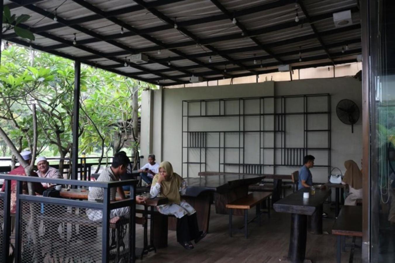 Crew Express Hotel Lubukpakam المظهر الخارجي الصورة