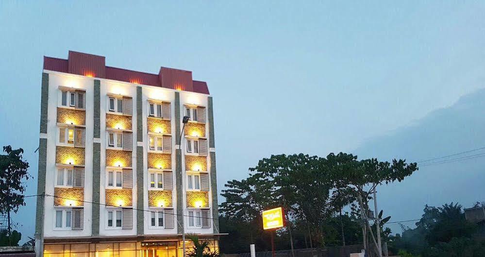 Crew Express Hotel Lubukpakam المظهر الخارجي الصورة