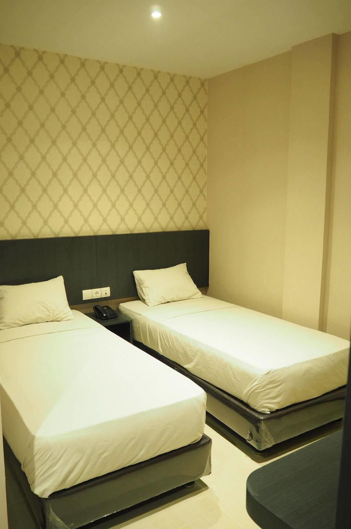 Crew Express Hotel Lubukpakam المظهر الخارجي الصورة